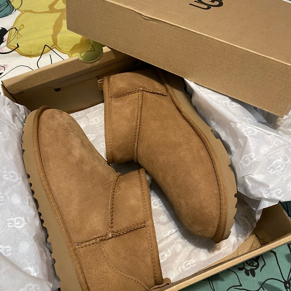 Ultra mini Uggs